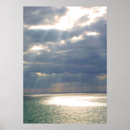 Rays uit de hemel over de oceaan poster