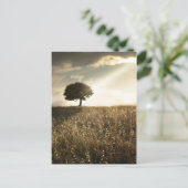 Rays van licht breken door de dramatische hemel briefkaart (Staand voorkant)