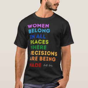 RBG citeert vrouwen die op alle plaatsen beruchte T-shirt