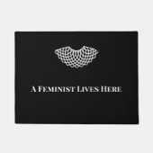 RBG Collar Feminist Greeting Mat (Voorkant)