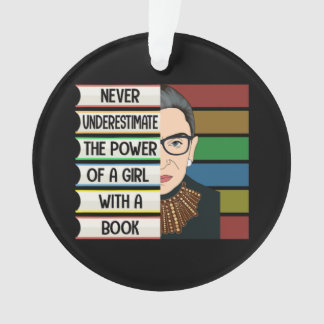 RBG onderschat nooit de kracht van het meisjesboek Ornament