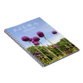 Reach for the Sky Paarse Alliums Notitieboek (Rechterzijde)