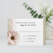 Reactie op Country Blush Daisy en Lace Burlap RSVP Kaartje (Staand voorkant)