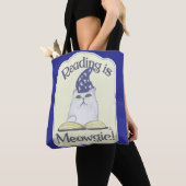 Reading is Magical Cat Fun Bookworm Slogan Tote Bag (Dichtbij)