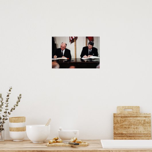 Reagan en Gorbachev bij ondertekening Poster (Keuken)