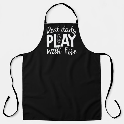 Real Dads Play met Fire BBQ Large Black Apron Schort (Voorkant)