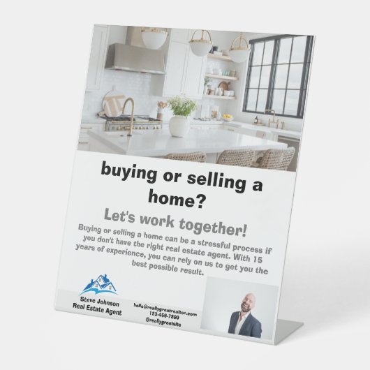 Real Estate Agent Reclamebord Met Voetstuk (Voorkant)