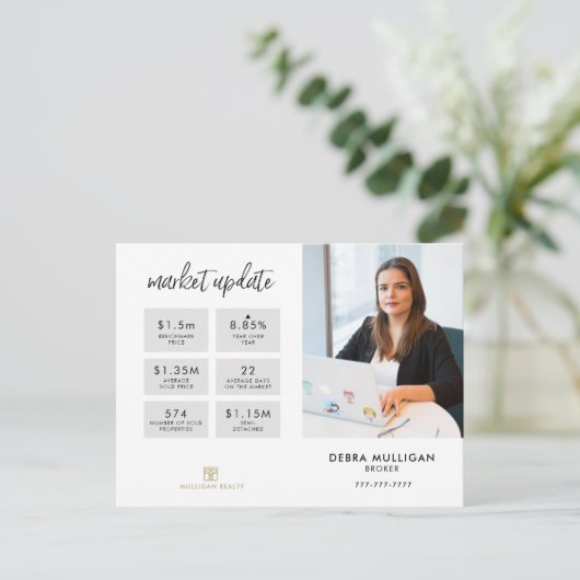 Real Estate Broker Modern Briefkaart - MARKTUPDATE (Staand voorkant)