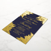 Real Gold Leaves Navy Blue Wedding Folie Uitnodiging (Gedraaid)
