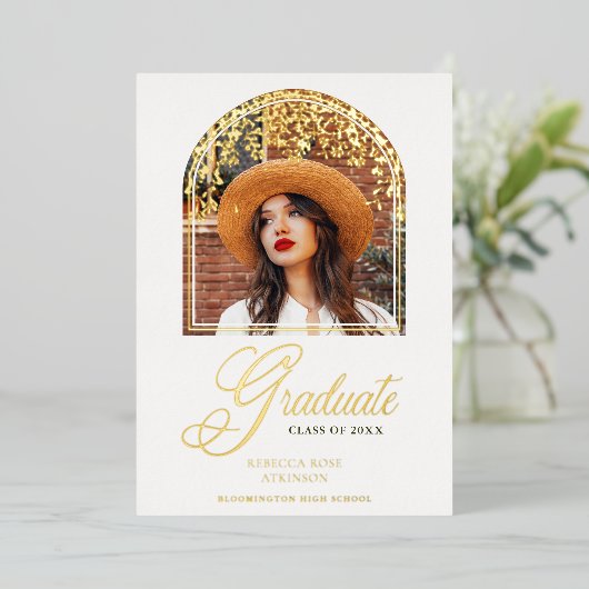 Real Golden Graduation Fancy Arch Effect Wisteria Folie Uitnodiging (Staand Voorkant)