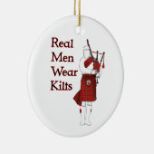 Real Mean Draag Kilts Funny Scottish Bagpiper Keramisch Ornament (Rechts)