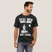 Real Men Do Night Fishing T-shirt (Voorkant volledig)