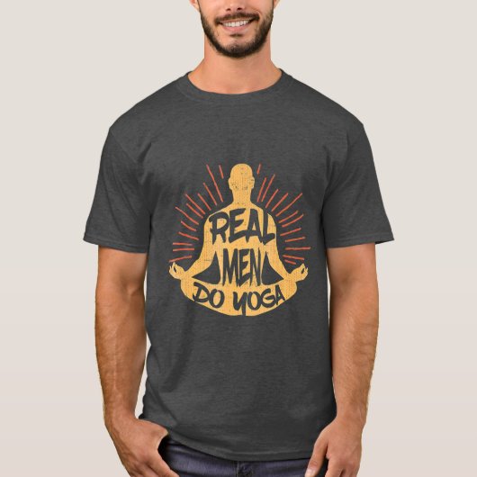 Real Men Do Yoga  Man Yoga Pose T-shirt (Voorkant)