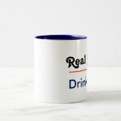 Real Men Drink Tea Tweekleurige Koffiemok (Center)