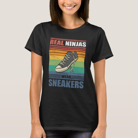 Real Ninjas Draag Sneakers schoen Casual voet T-shirt (Voorkant)