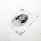 Real Silver Funeral Black White Photo Remembryo Folie Uitnodiging (Gedraaid)