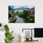 Real Spain- Puente romano de Cangas de Onís Poster (Thuiskantoor)