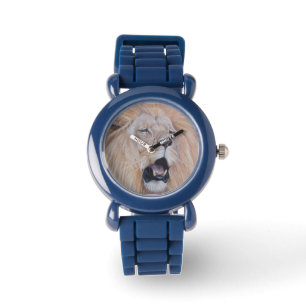 realist schilderij van big cat roaring lion van wi horloge