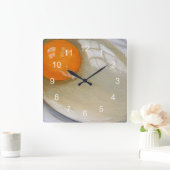 Realistic Painting of Raw Egg: Breakfast Time Vierkante Klok (Huis)