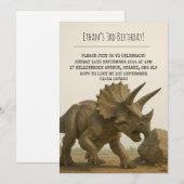 Realistic Triceratops Dinosaur in Rocky Birthday Kaart (Voorkant / Achterkant)