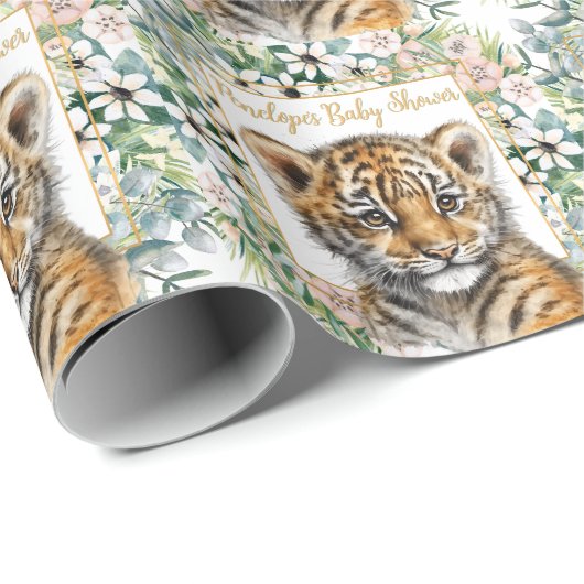 Realistisch Tiger Cub gepersonaliseerd Baby shower Cadeaupapier (Rol Hoek)