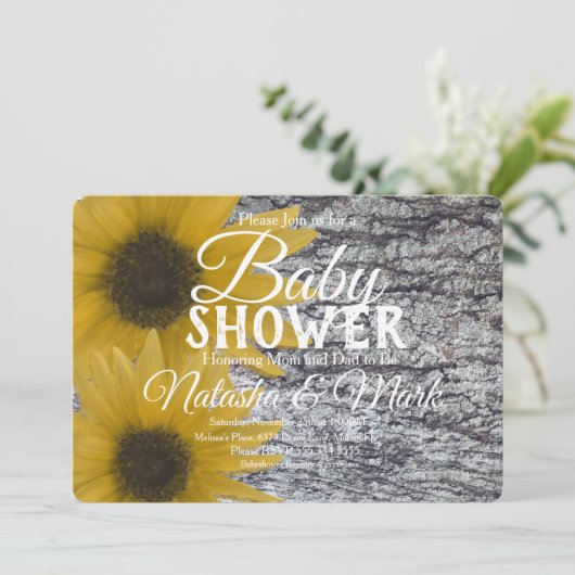 Realistische berkenhouten zonnebloemen babyfeest kaart (Staand voorkant)