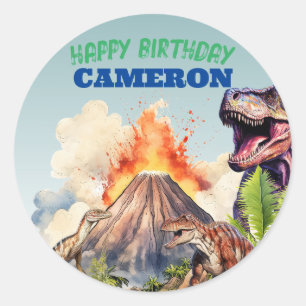 Realistische dinosauriërs en vulkaan aangepaste na ronde sticker
