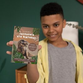 Realistische dinosaurus verjaardagsuitnodiging kaart