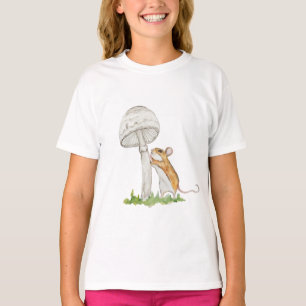 Realistische tekening van een grappige veldmuis en t-shirt