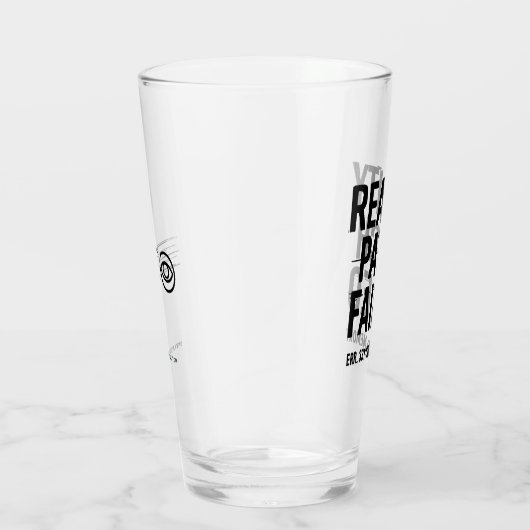 Reality patch mislukt - Glitched Typography Glas (Rechts)