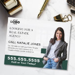 Realtor Farming Mailer Real Estate Marketing Logo Briefkaart<br><div class="desc">Vang de aandacht in uw doelgroep met dit opvallende smaragdgroene onroerend goed briefkaart, ontworpen om uw landbouwcampagnes te verheffen. Dit briefkaart is ideaal om uw expertise te tonen en contact te leggen met potentiële thuisverkopers. Zo kunt u uw logo en foto uploaden voor een persoonlijk, professioneel tintje. De elegante smaragdgroene...</div>