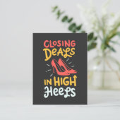 Realtor - het sluiten overeenkomsten op hoog nivea briefkaart (Staand voorkant)