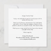 Realtor van verkiezingsdag viert democratische gem (Achterkant)