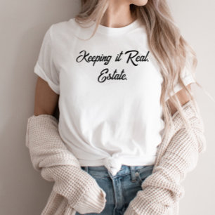 Realtor Vastgoed Verkoop Agent Houdt Het T-shirt