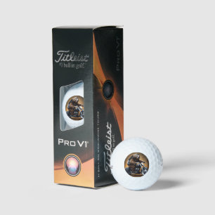 Rebel Luiaard: Een met leer beklede luiaard die op Golfballen