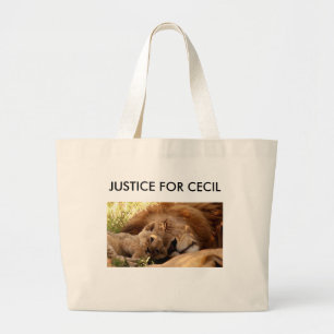Recht voor Cecil de Leeuw met zijn welp Grote Tote Bag
