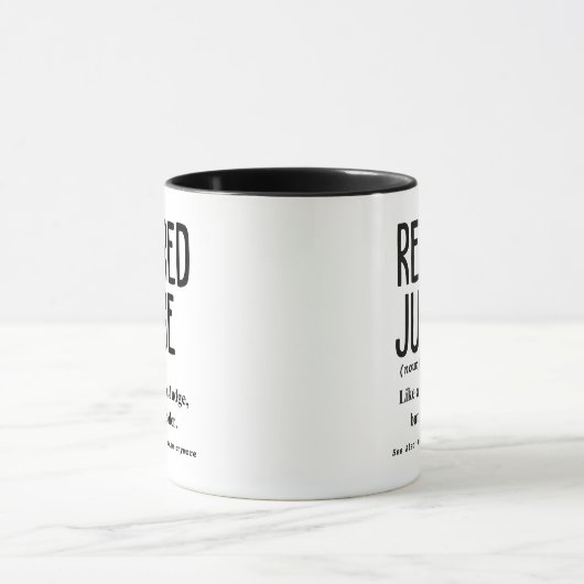 Rechter in ruste mok (Midden)