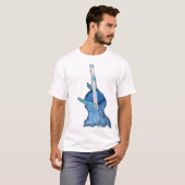 rechthoekige bas, gespeeld door twee handen, blauw t-shirt (Voorkant volledig)