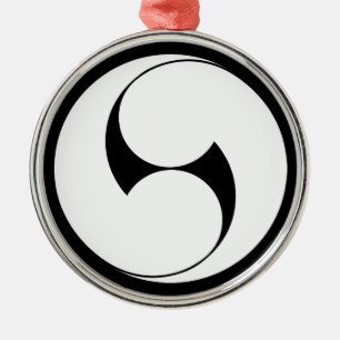 Rechts twee Tomoe (uitgesneden) Metalen Ornament