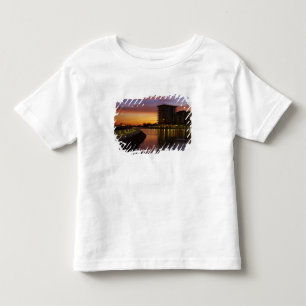 Recreatie Lagune en appartementen bij zonsondergan Kinder Shirts