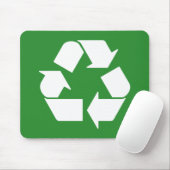 Recyclesymbool op groen muismat (Met muis)