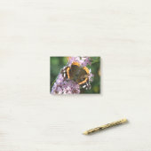 Red Admiraal Butterfly en Buddleia Post merkt op Post-it® Notes (Op bureau)