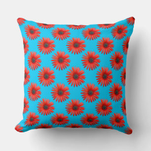 Red African Daisy Pattern on Sky Blue Kussen