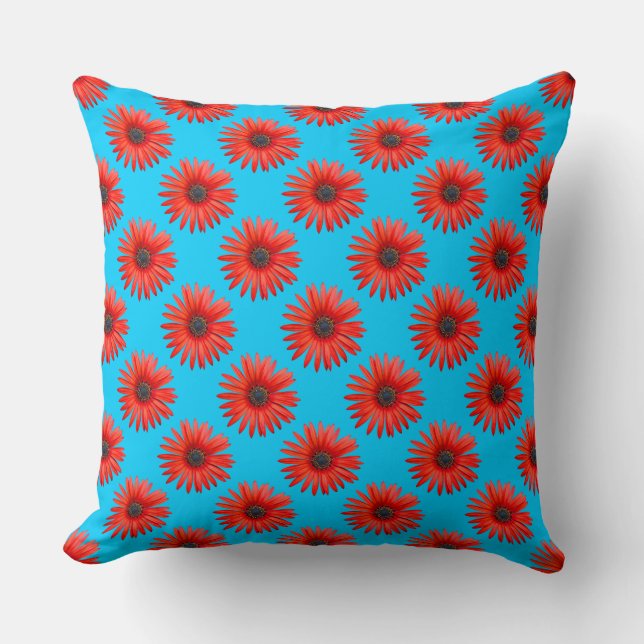 Red African Daisy Pattern on Sky Blue Kussen (Voorkant)