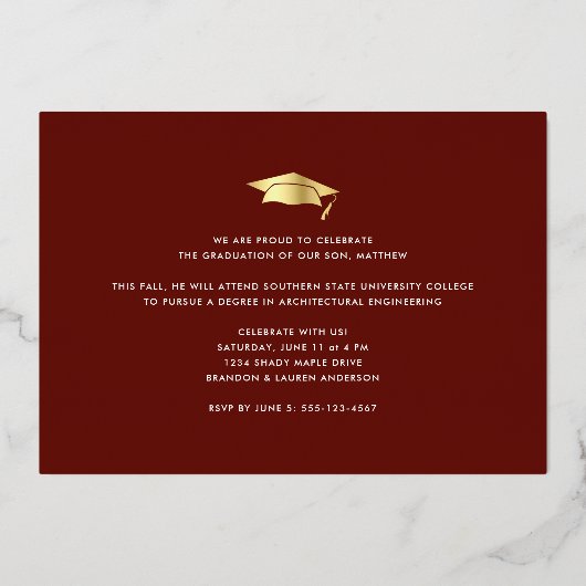 Red afstuderen foto bold typografie pet echt goud folie uitnodiging (Achterkant)