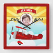 Red Airplane Little Pilot Name Foto Kinder kamer Vierkante Klok (Voorkant)