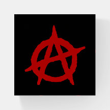 Red Anarchy Symbool op zwart