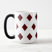 Red and Black Geometric Diamond Pattern Modern Tot Magische Mok (Links)