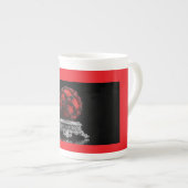 Red And Black Mandelbrot Sphere On Silver Pedestal Porselein Kop (Voorkant rechts)