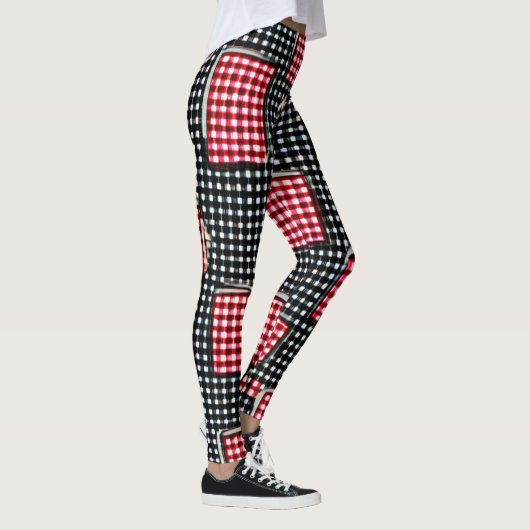 Red and Black Patch Work Pocket Gingham Leggings (Rechts)